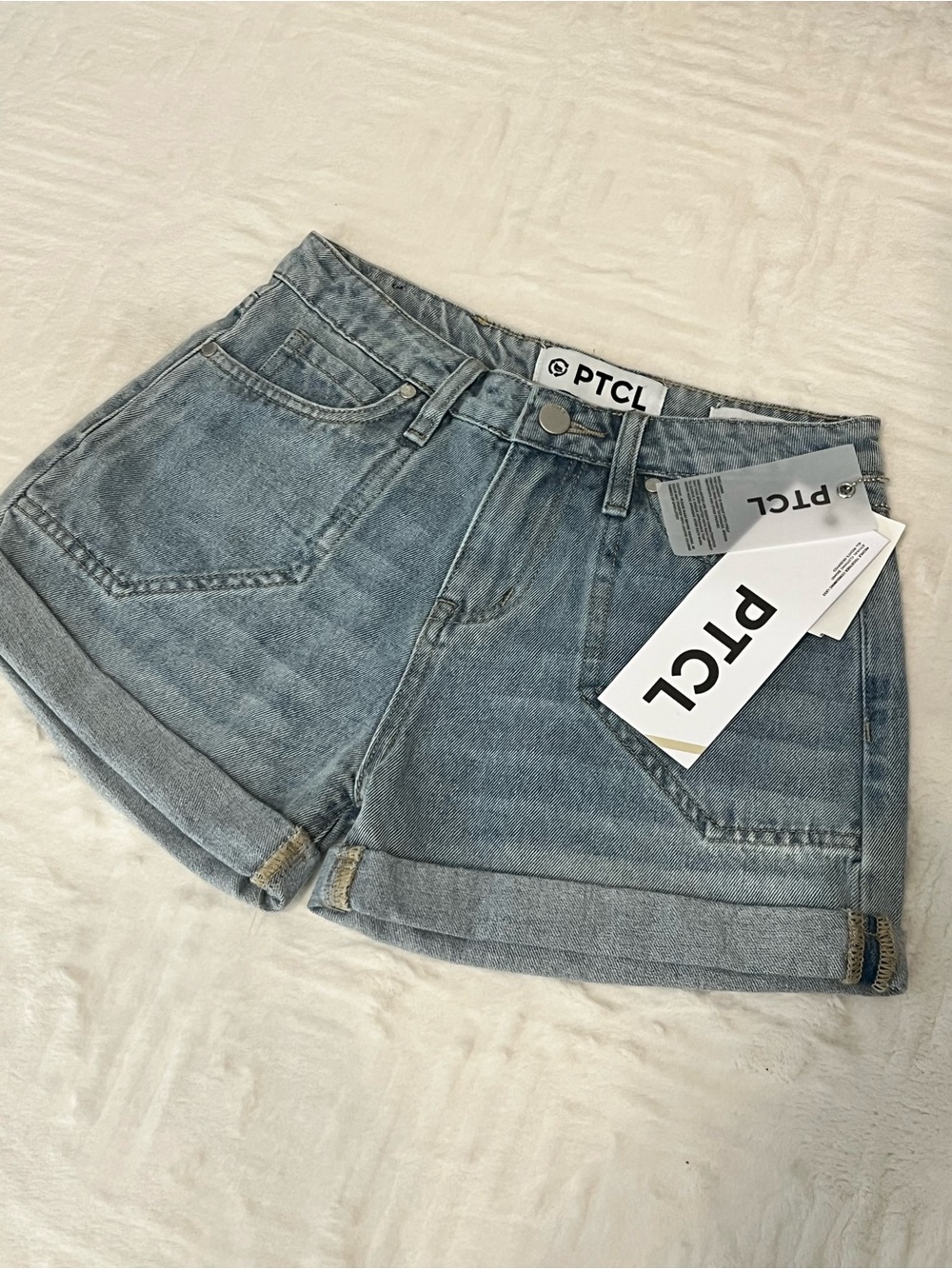 PTCL NEW SZ 25 Light Blue Denim Roll-Cuff Women’s Shorts - Picture 2 of 6